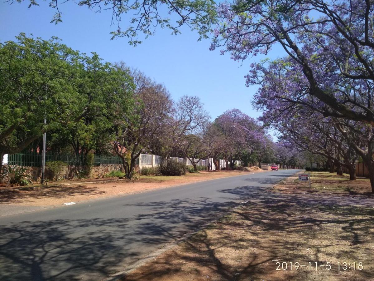 Northcliff Bed And Breakfast Randburg Exterior photo